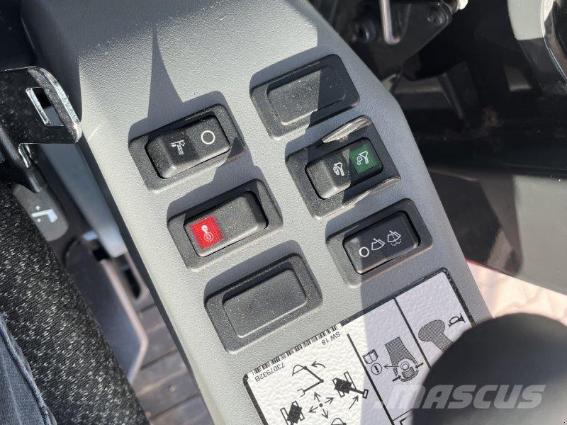 Bobcat E88 Bageri točkaši