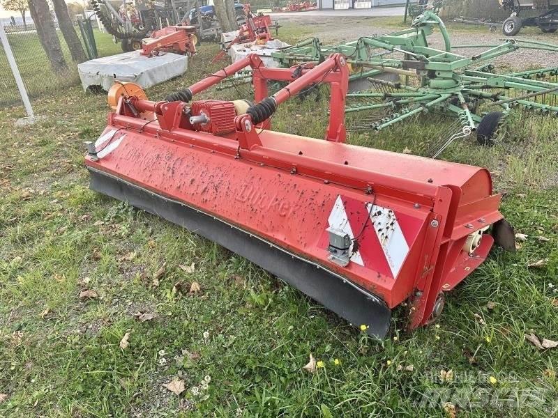 Dücker UM 30 Mašina za okretanje komposta