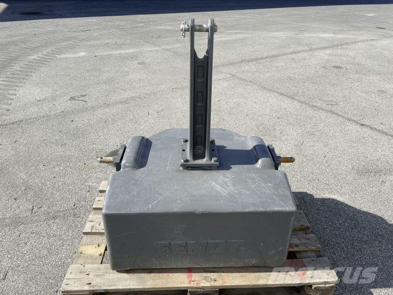 Fendt 1250 KG Prednji tegovi