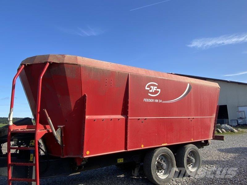 JF VM 24-3 SC Mešaona stočne hrane