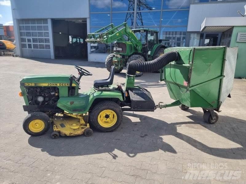John Deere 332 Manji traktori