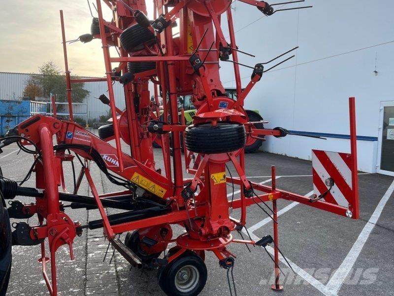 Kuhn GF 8702 Okretači i sakupljači sena
