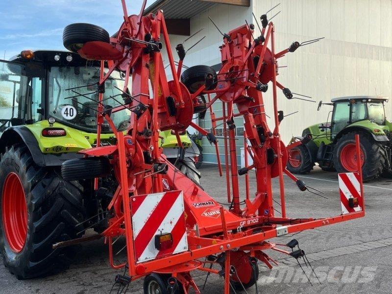 Kuhn GF 8702 Okretači i sakupljači sena