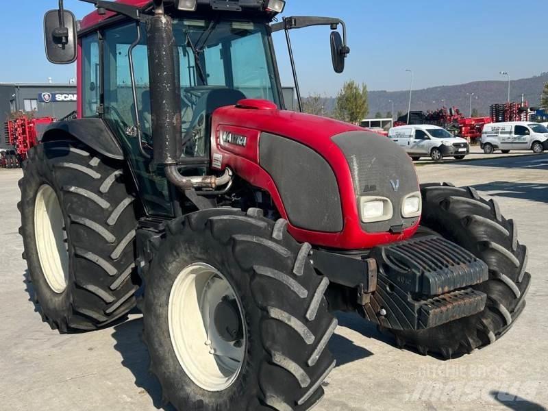 Valtra A93 H Traktori