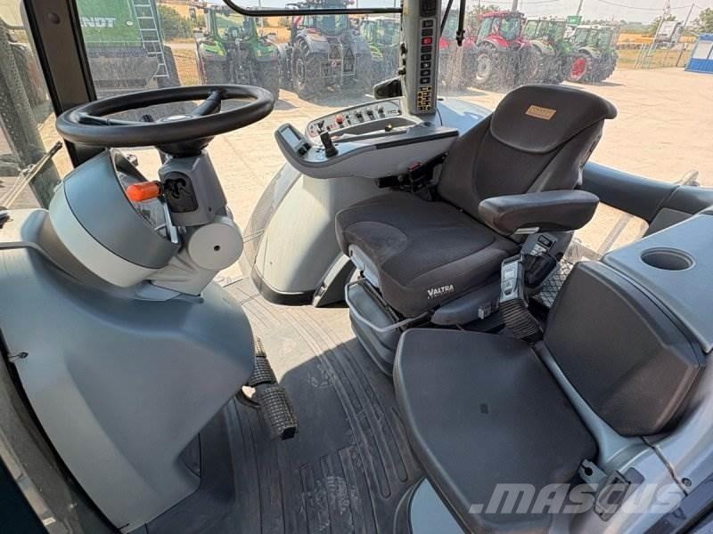 Valtra S274 Traktori