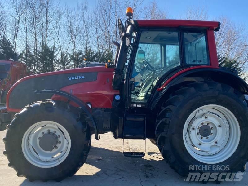 Valtra T153 H Traktori