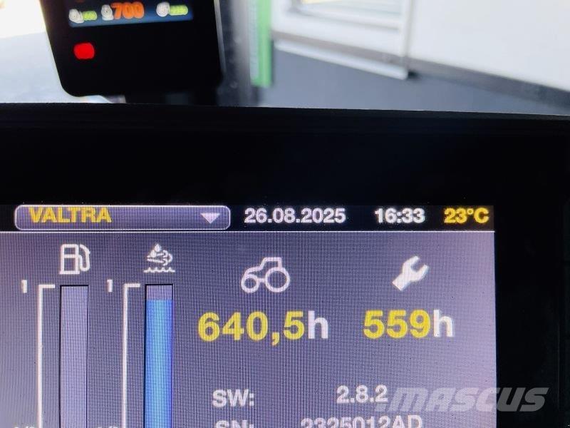 Valtra T215D Traktori