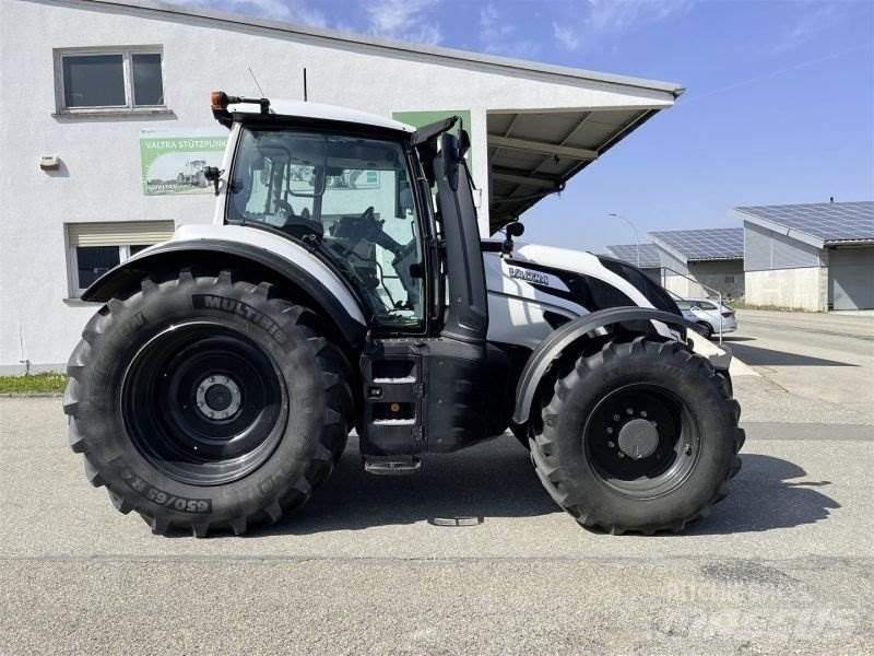 Valtra T235D Traktori