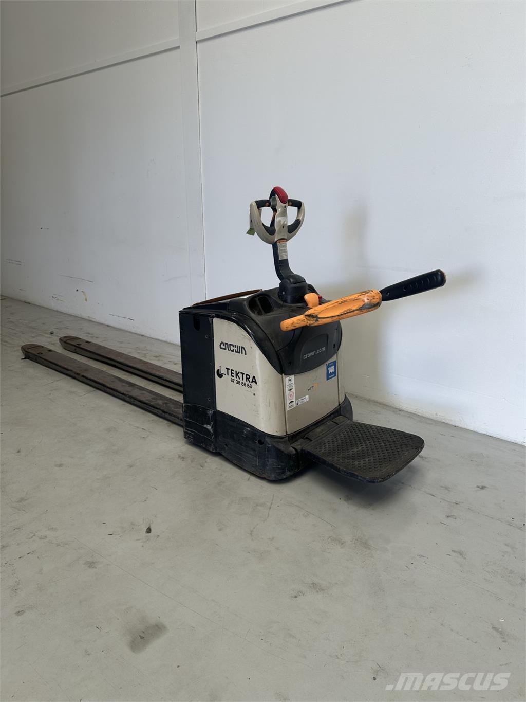 Crown WT3040 Nisko podizni električni viljuškar sa stajalištom