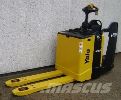 Yale MP20X - 400 AH Nisko podizni električni viljuškar sa stajalištom