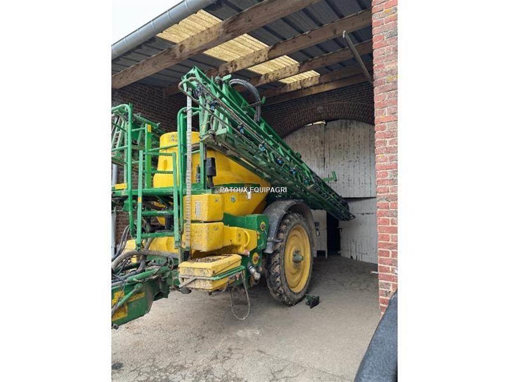 John Deere 832I Vučene prskalice