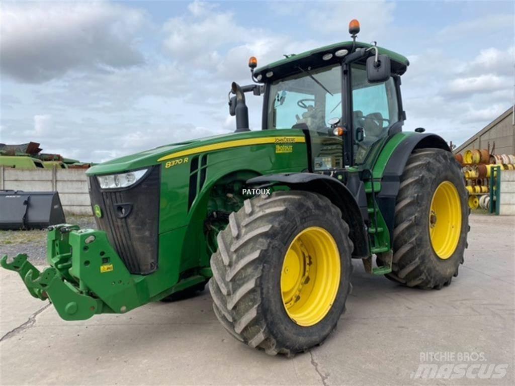 John Deere 8370R Traktori