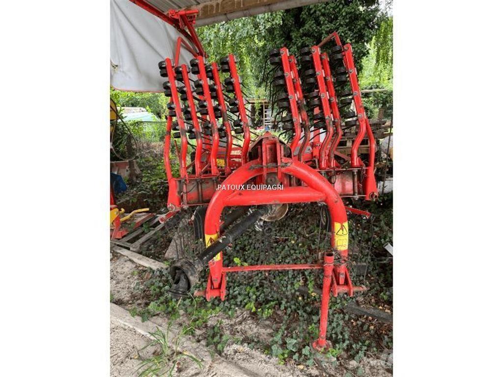Kuhn GA4521GM Okretači i sakupljači sena