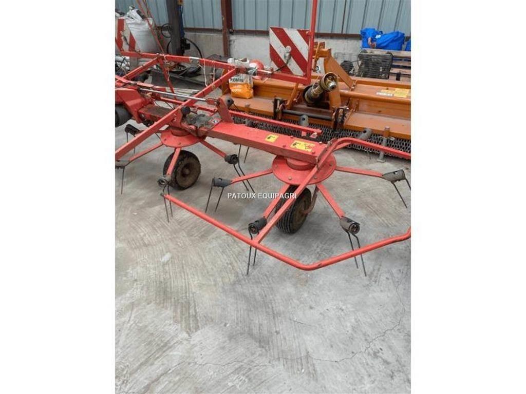 Kuhn GF5202 Okretači i sakupljači sena