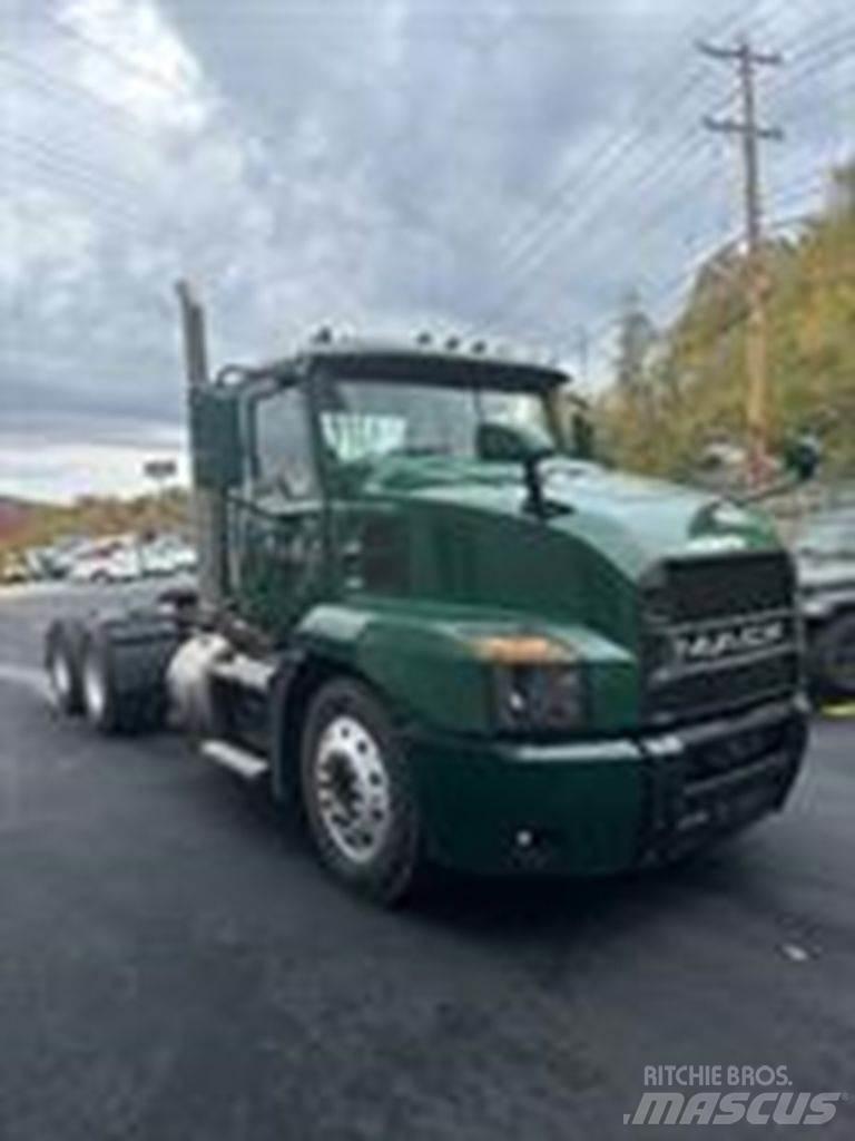 Mack AN64T Tegljači