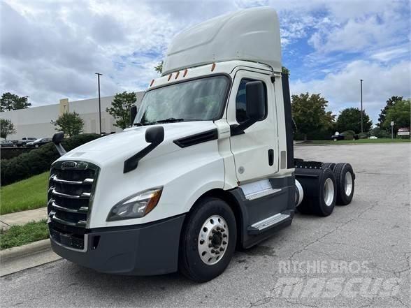 Freightliner CASCADIA 126 Tegljači