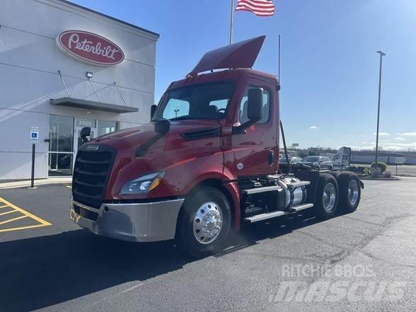 Freightliner CASCADIA 126 Tegljači