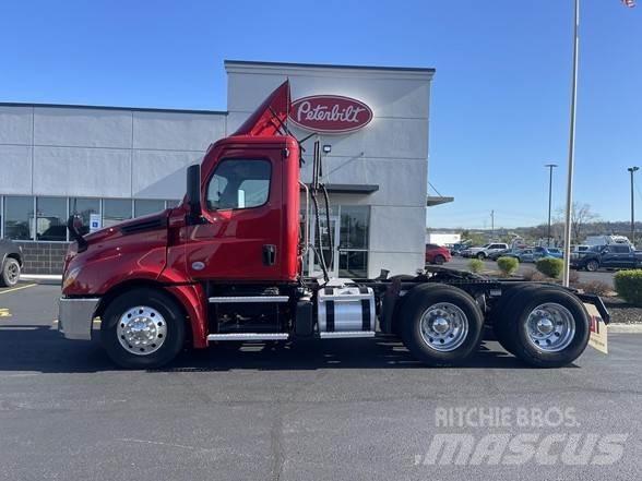Freightliner CASCADIA 126 Tegljači
