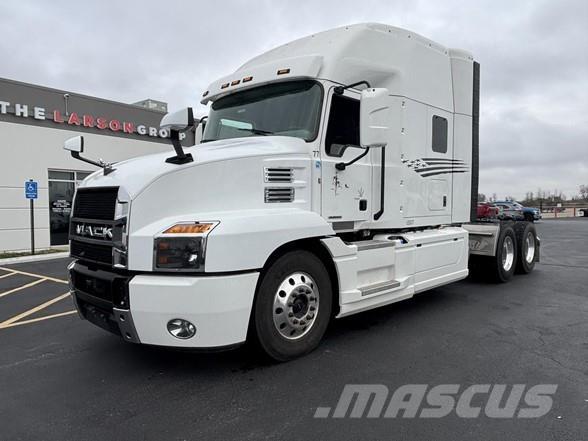 Mack ANTHEM 64T Tegljači
