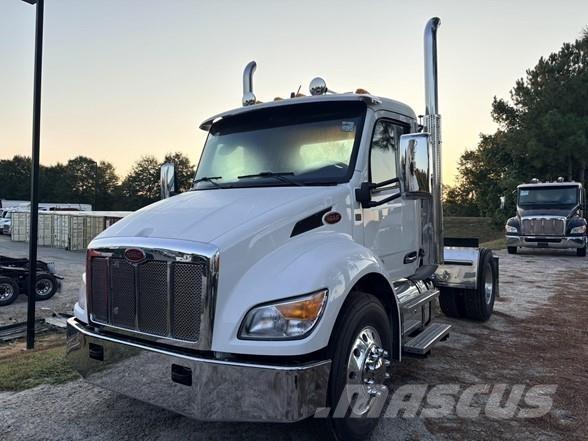 Peterbilt 537 Tegljači
