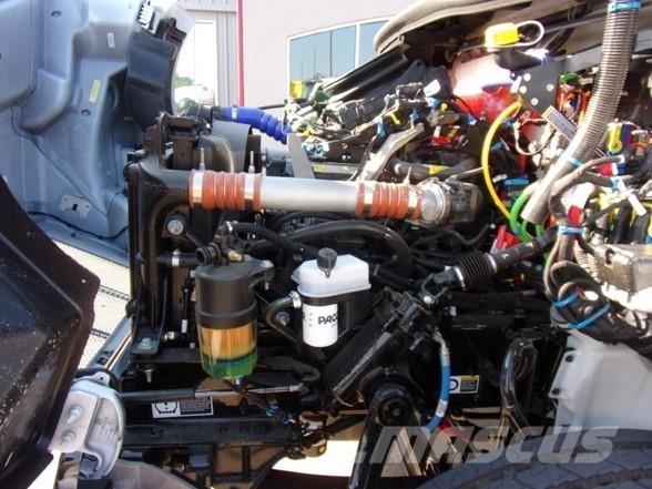 Peterbilt 537 Kamioni sa otvorenim sandukom