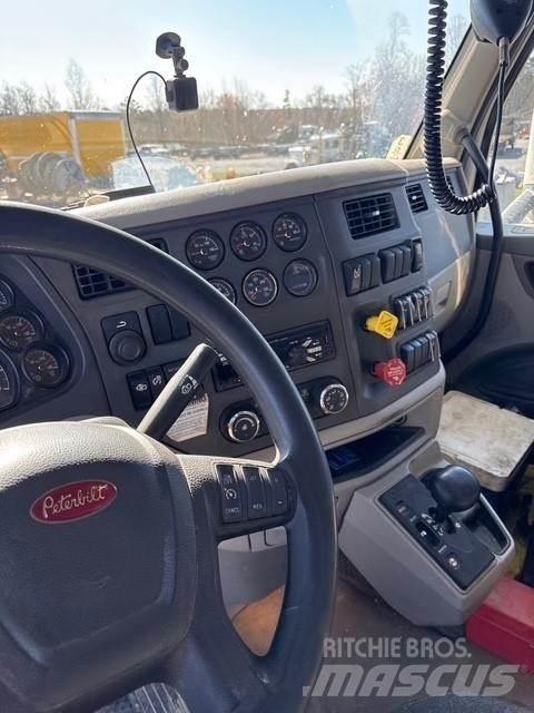 Peterbilt 567 Kiperi kamioni