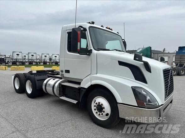 Volvo VNL42T300 Tegljači