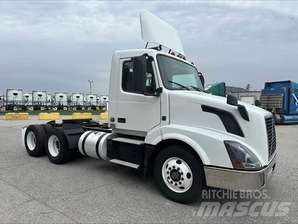 Volvo VNL42T300 Tegljači