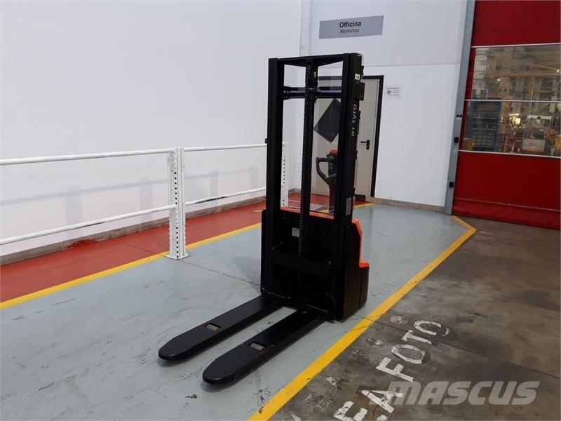 BT SHE100 Ručni paletni viljuškari