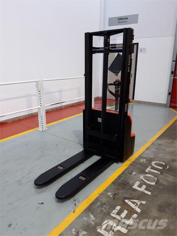 BT SHE100 Ručni paletni viljuškari