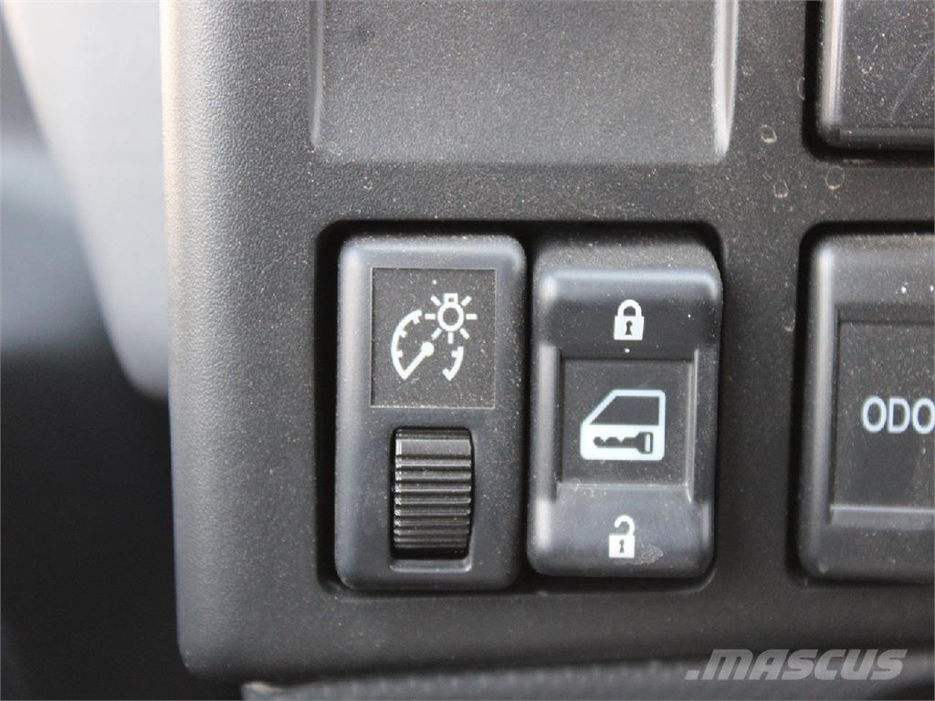 Isuzu NPR-HD Rol kiper kamioni sa kukom za podizanje tereta