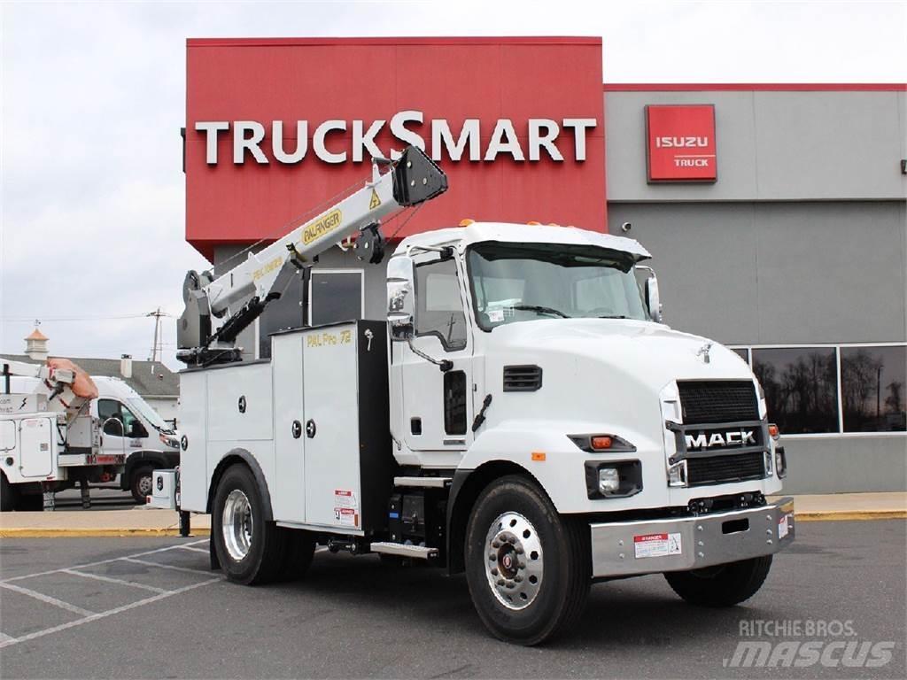 Mack MD6 Šleperi za vozila