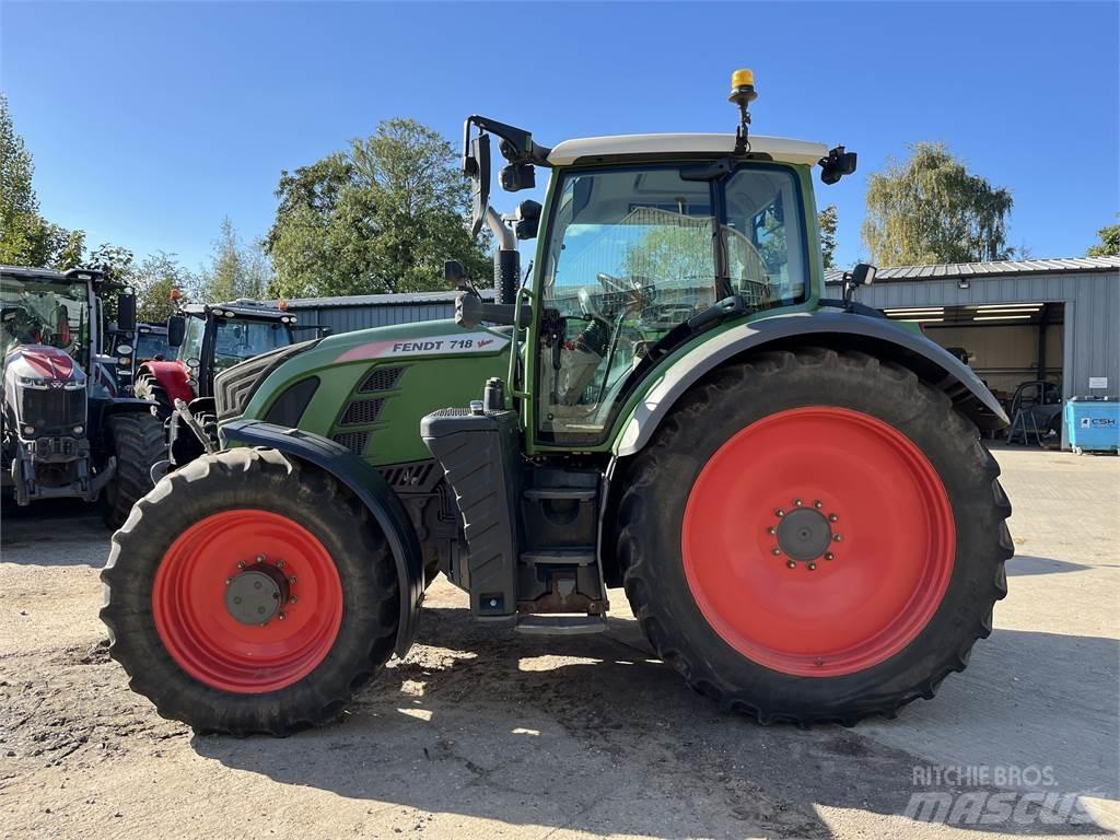 Fendt 718 Traktori