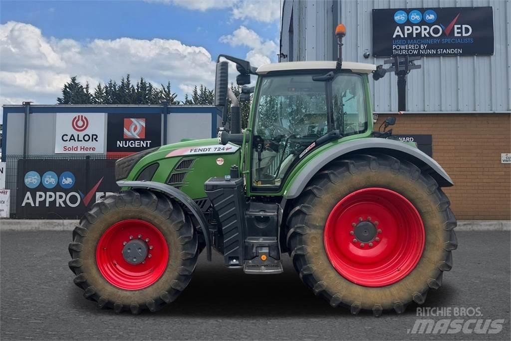 Fendt 724 VARIO S4 Traktori
