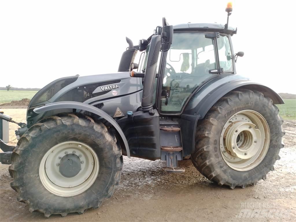 Valtra T254V Traktori
