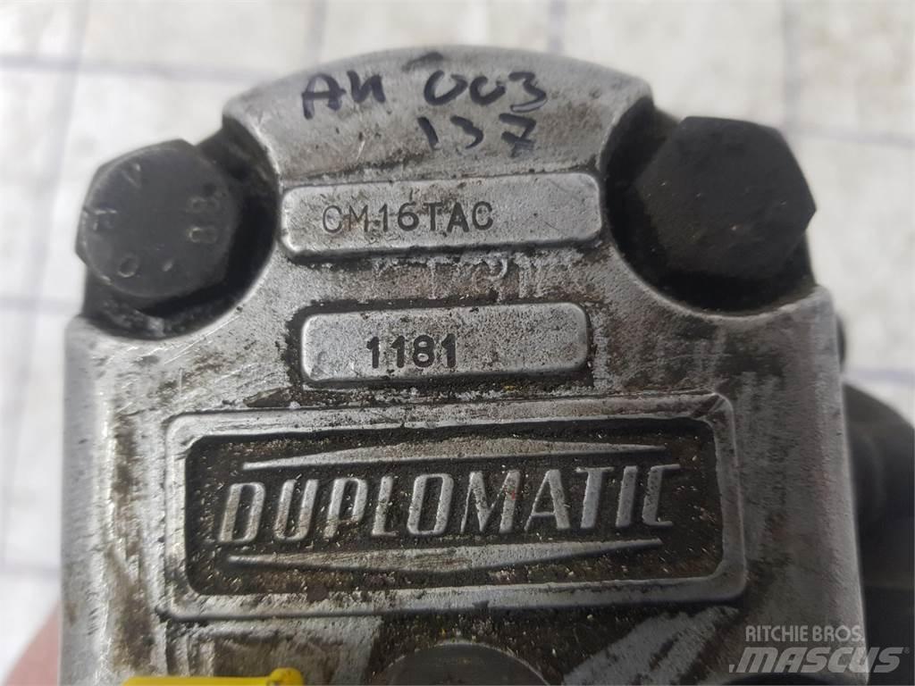 Duplomatic gear pump Delovi i oprema za kran