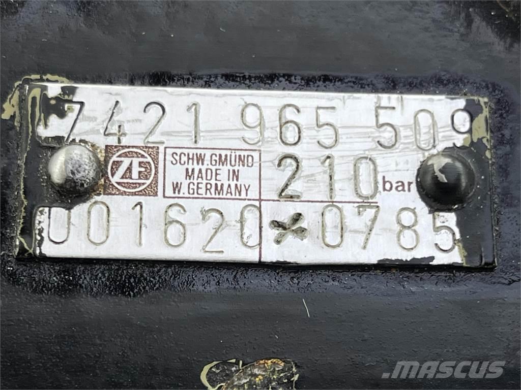  Steering box 210bar Delovi i oprema za kran