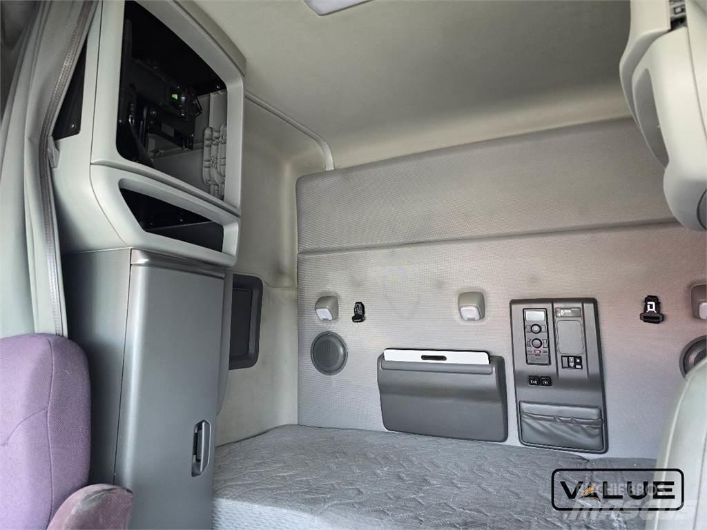 Volvo VNL740 Tegljači