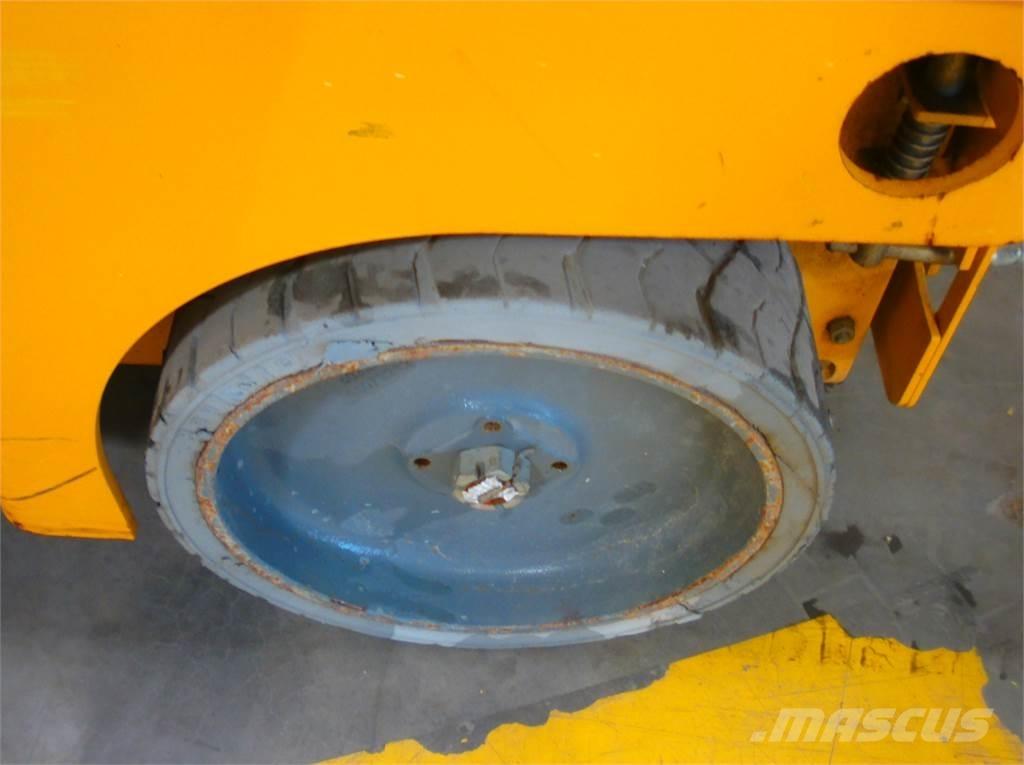Haulotte Compact 12 Makazaste platforme