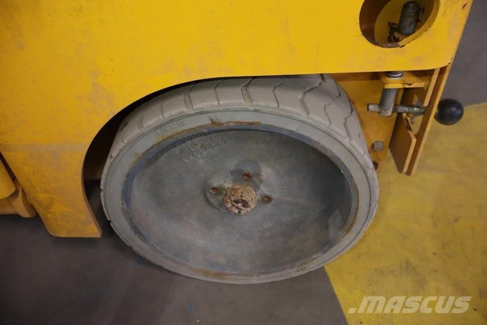Haulotte Compact 14 Makazaste platforme