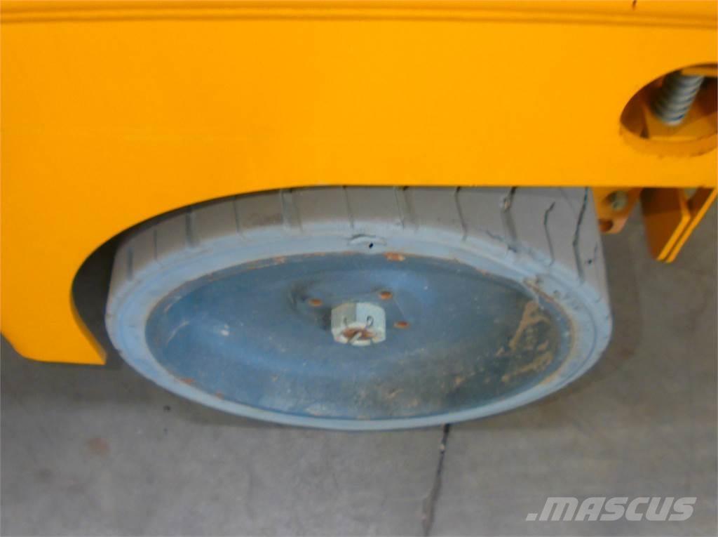 Haulotte Compact 14 Makazaste platforme