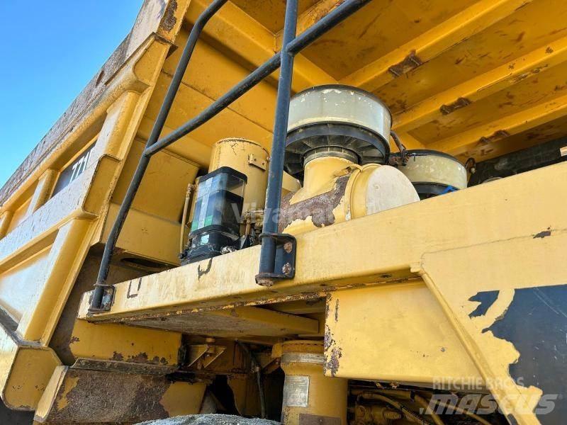 CAT 771D Kruti damperi