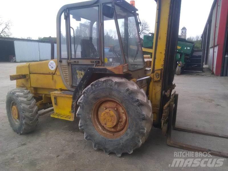 JCB 930 Vanterenski viljuškar