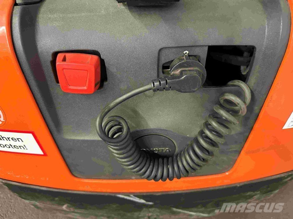 Toyota LWE 130 Nisko podizni električni viljuškar