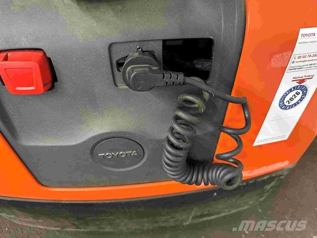 Toyota LWE 130 Nisko podizni električni viljuškar