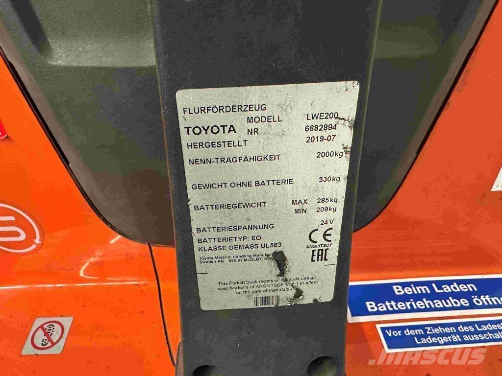 Toyota LWE 200 Nisko podizni električni viljuškar