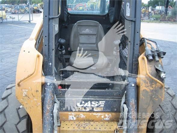 CASE SV250 Skid steer mini utovarivači