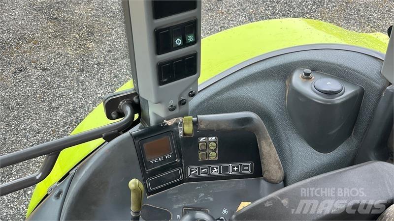 CLAAS 697 Traktori