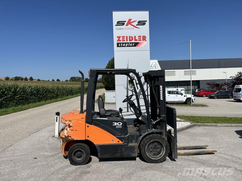 Doosan D30S-7 Dizelski viljuškari