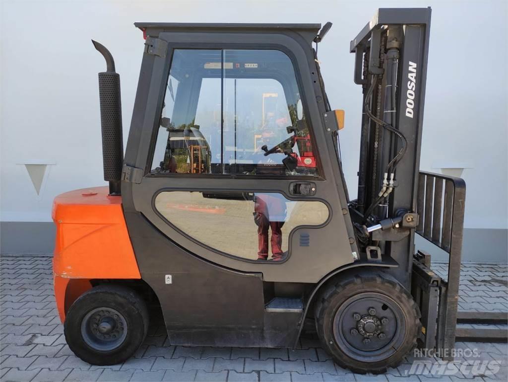 Doosan D30 GP Dizelski viljuškari